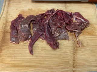  奶油蘑菇小牛肉 第3步