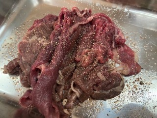  奶油蘑菇小牛肉 第4步