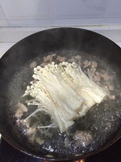  瘦肉金针菇汤 第5步