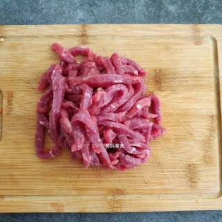  杏鲍菇炒牛肉 第2步