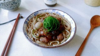  葱圆枣菇面面鸭 第11步