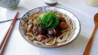  葱圆枣菇面面鸭 第6步