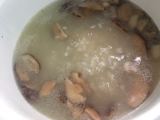  秋季养生之（鲍鱼香菇鸡肉粥） 第12步