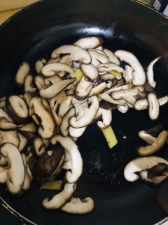  中餐 鲍汁双菇饭 第2步