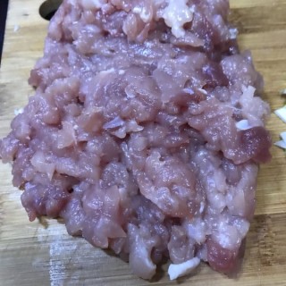  炸酱肉沫香菇 第2步