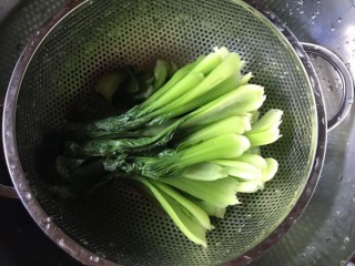  冬菇素菜生煎包 第5步